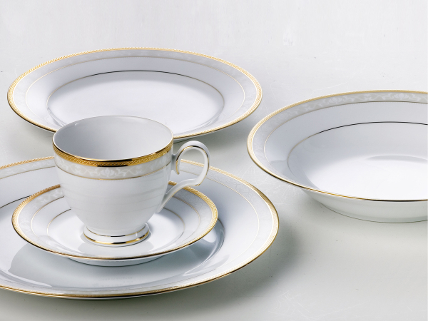 Noritake Hampshire Gold Platter Medium 34cm